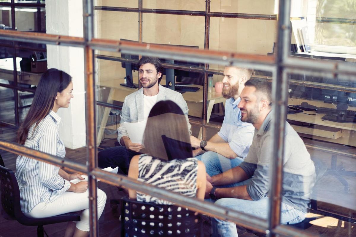 How to Build a Support Network as a Solo Digital Nomad